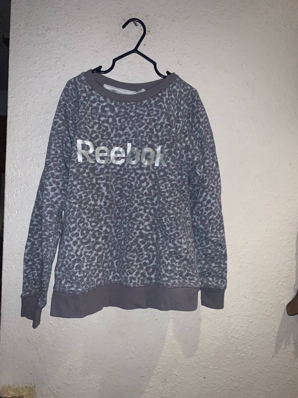 Reebok girls Grey Leopard-Print Crewneck Sweatshirt with Metallic Logo